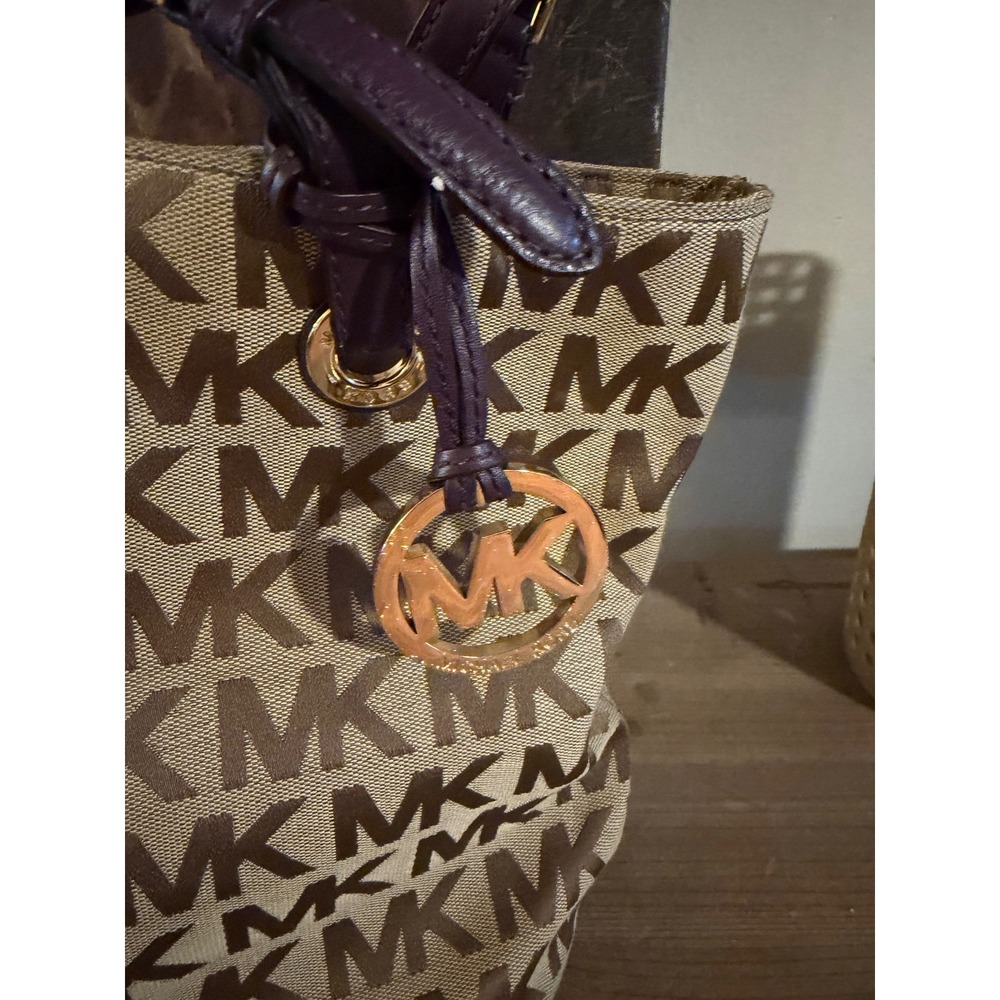 MICHAEL KORS Signature MK Monogram Canvas Leather‎ Trim Bucket Bag Tote Purse - Picture 2 of 8